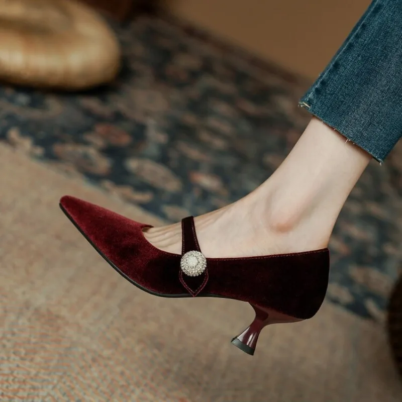 รองเท้าส้นเข็มแบบแมรี่เจนหัวแห - Womens Heels บทวิจารณ์และราคา